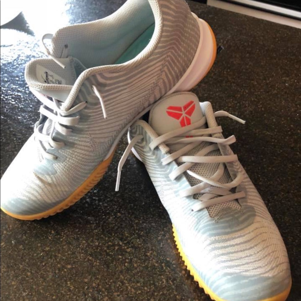 Nike KOBE Mentality 2